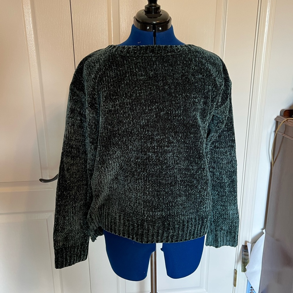 GREEN PULLOVER SWEATER ✨ Jones New York Small Crew Neck Soft, Warm